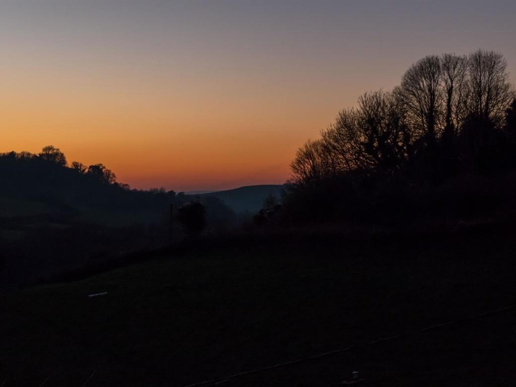The Three Horseshoes Inn Bridport Bagian luar foto