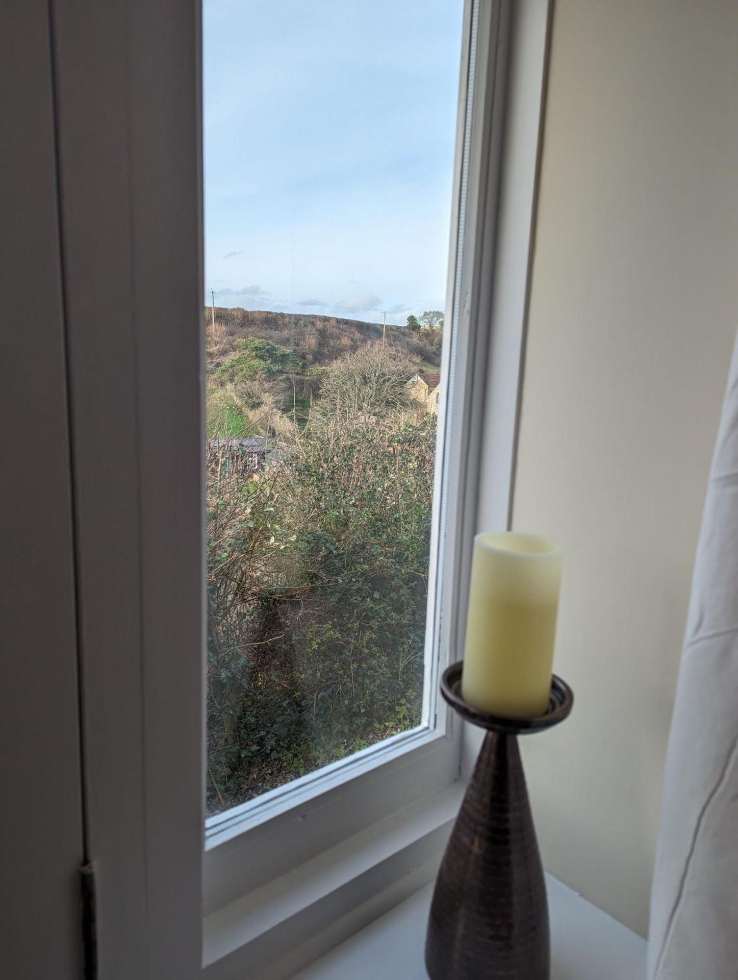The Three Horseshoes Inn Bridport Bagian luar foto