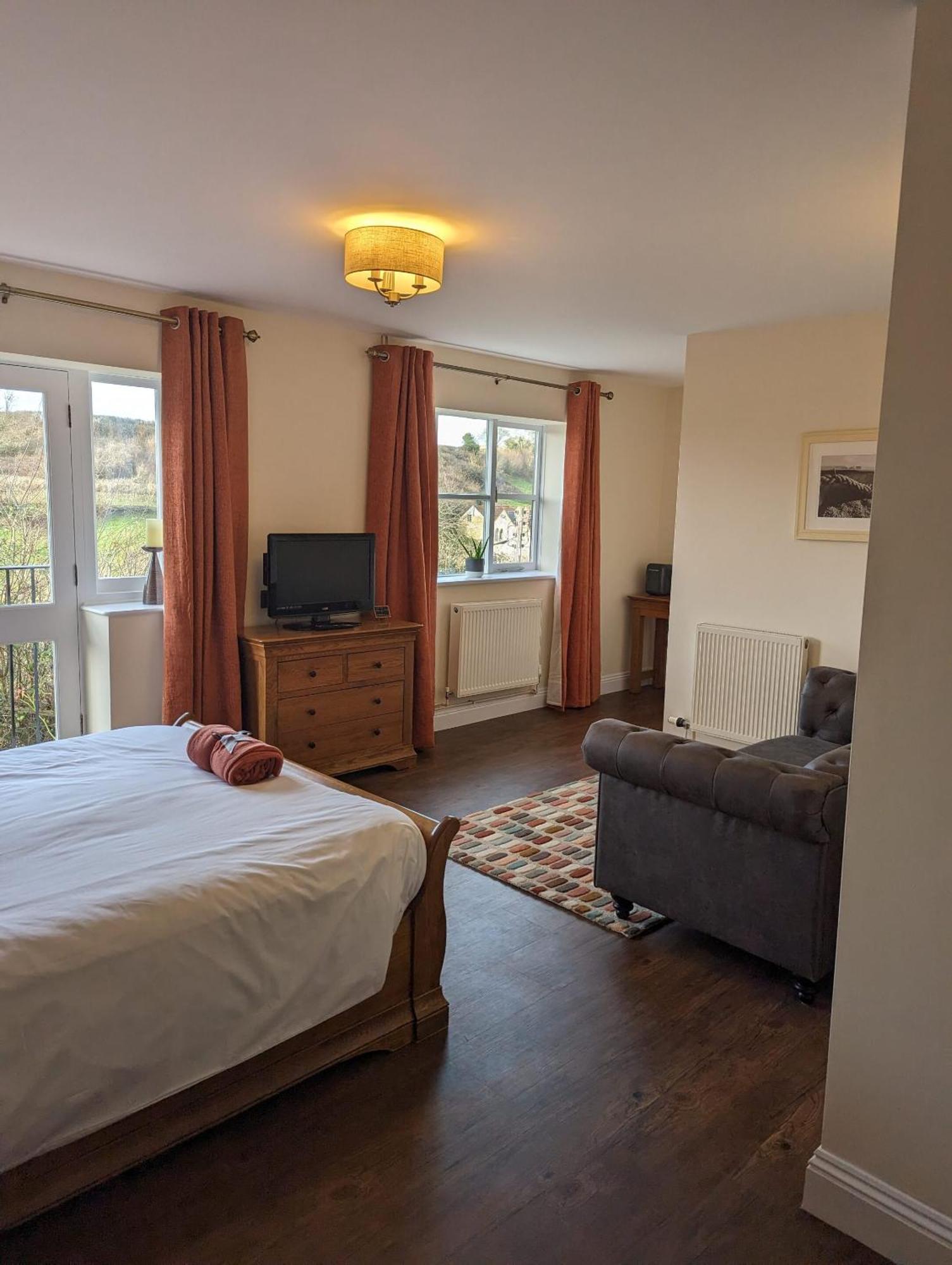 The Three Horseshoes Inn Bridport Bagian luar foto