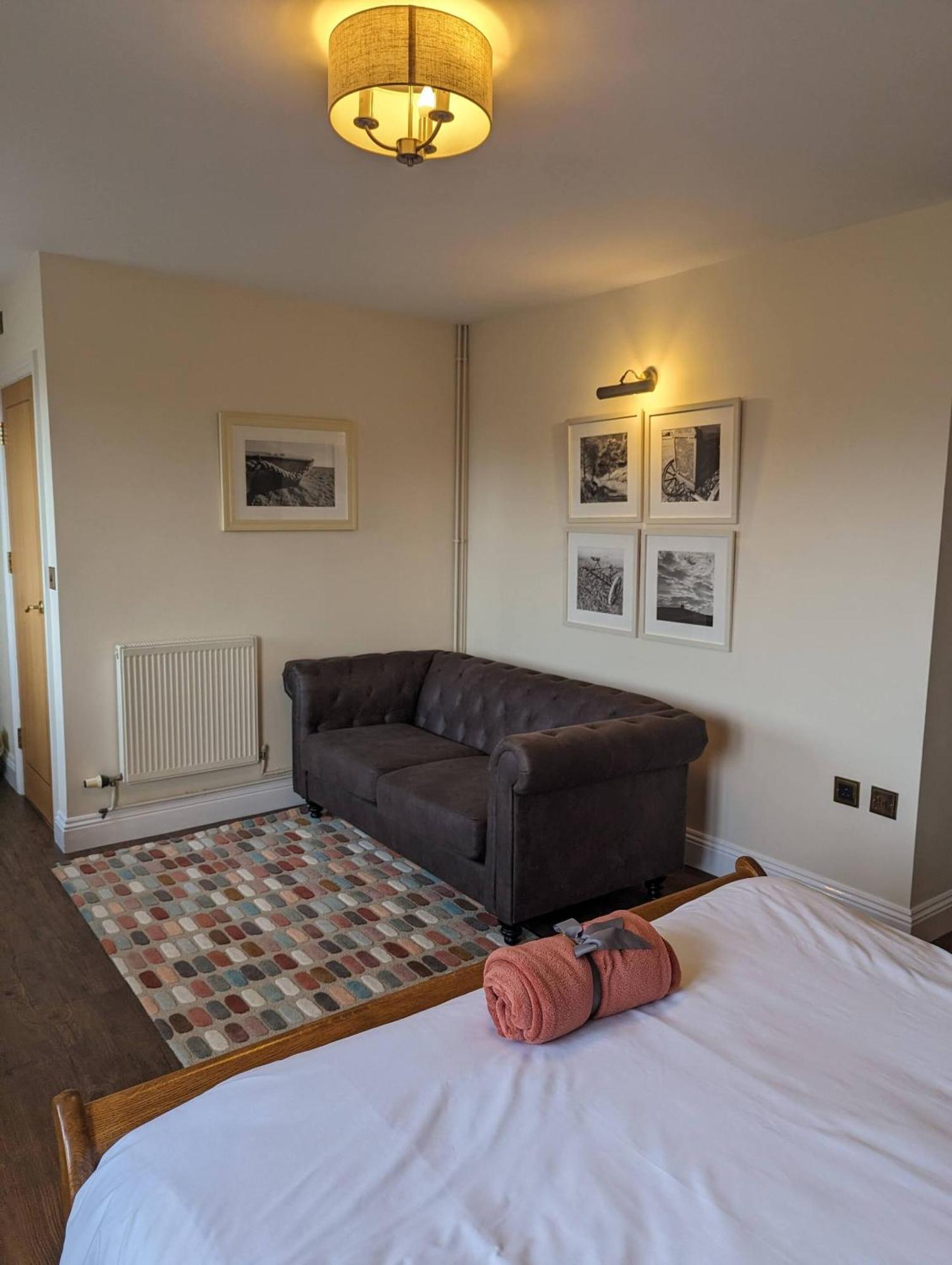 The Three Horseshoes Inn Bridport Bagian luar foto
